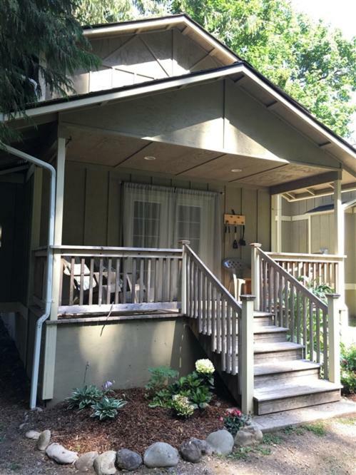 The At Creek Guest house *